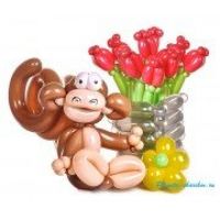 Корзина с цветами из воздушных шаров "Обезьянка и тюльпаны" 1 обезьянка 5 цв.